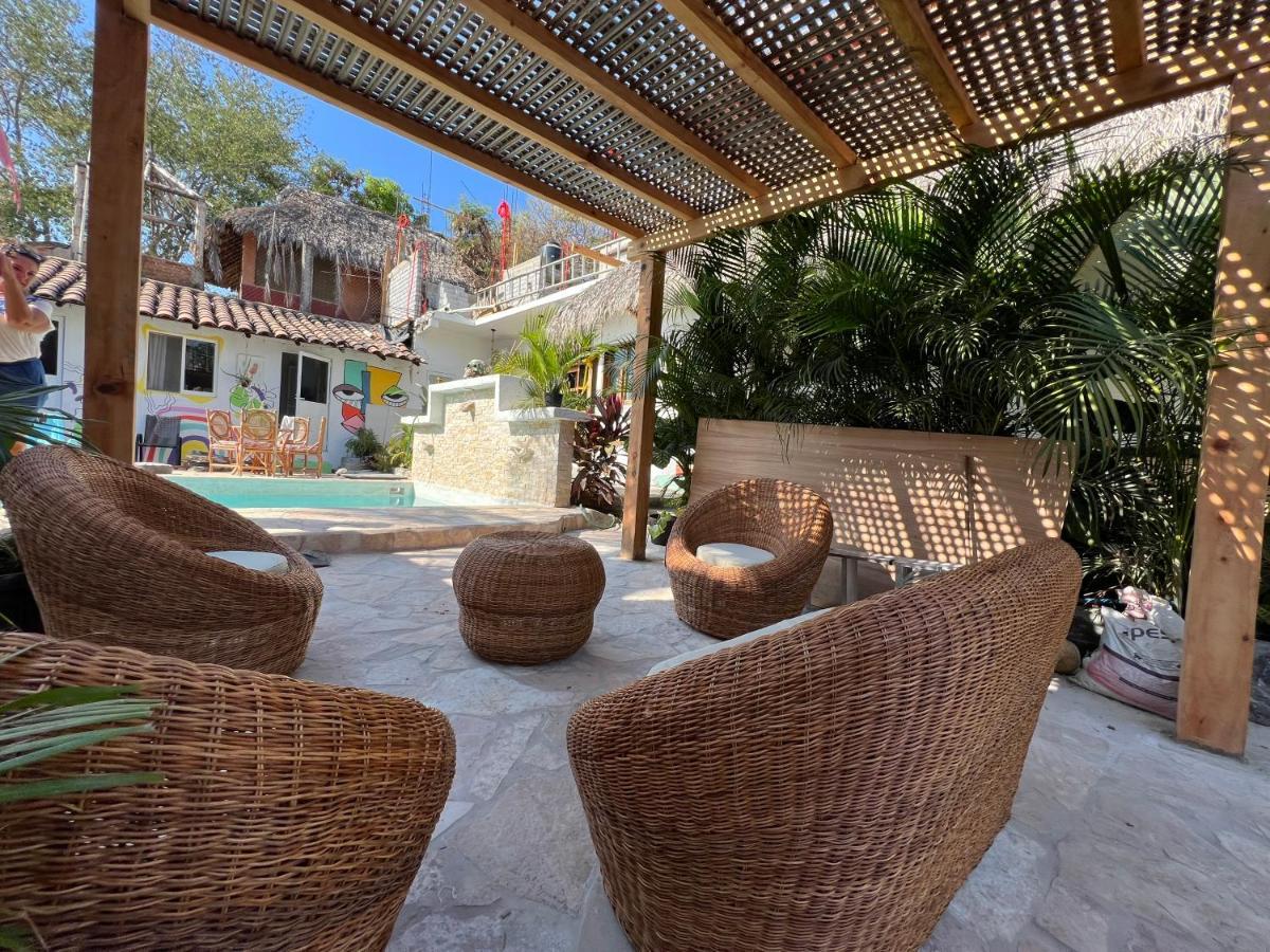 Отель Casa Kokona Пуэрто-Эскондидо Экстерьер фото